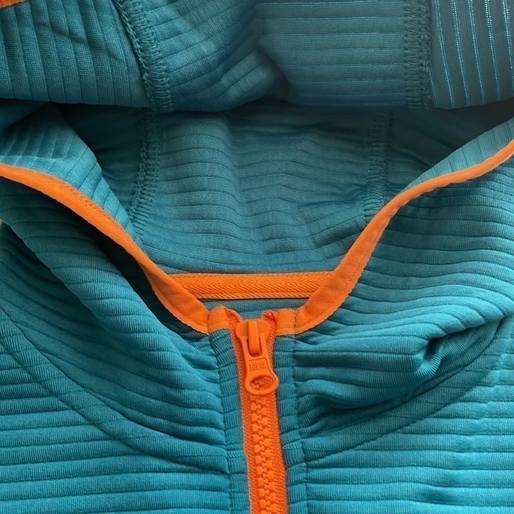NWOT J-Crew zip up hooded jacket. Size large (10/12)